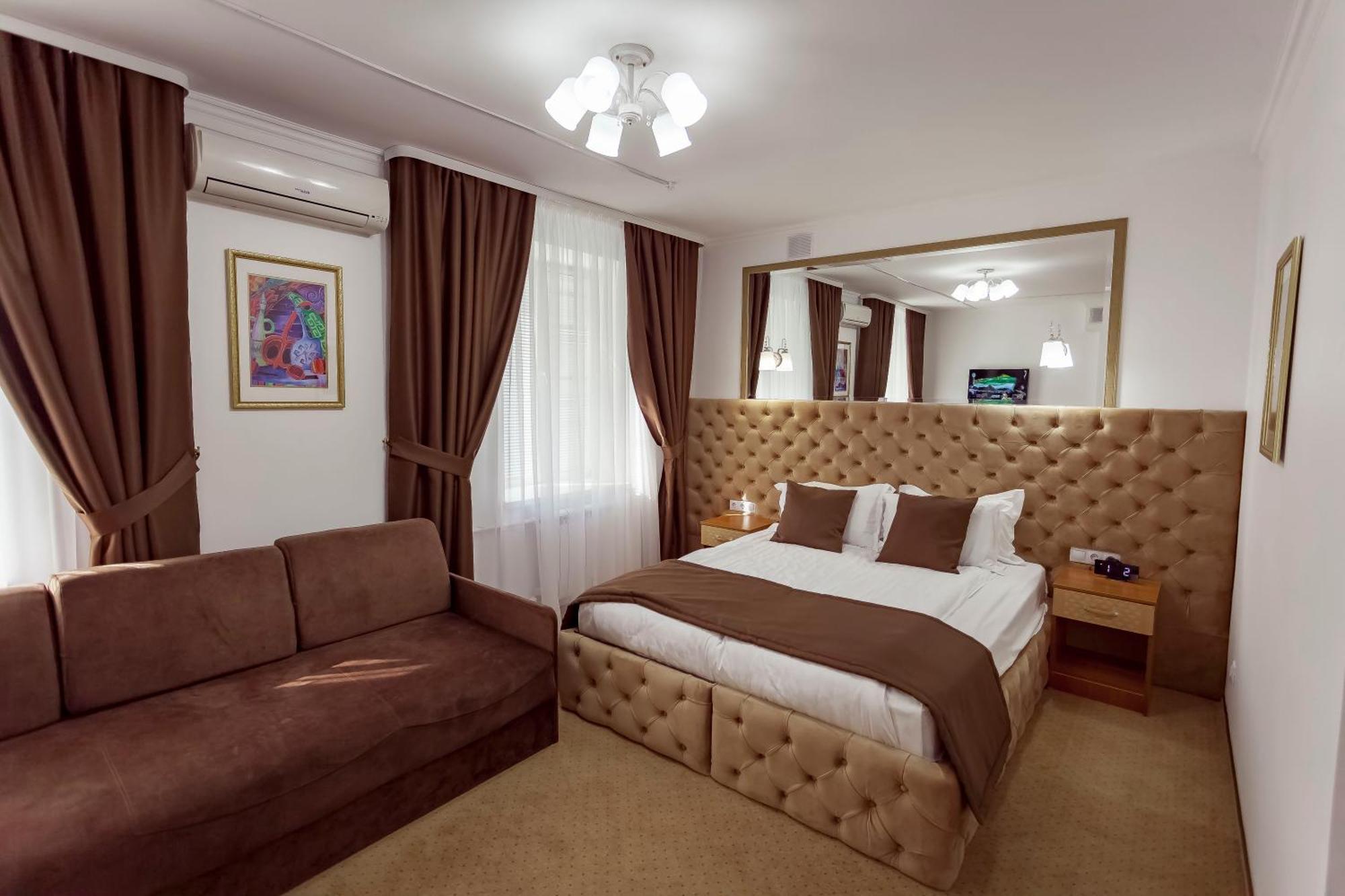 Kurmet Hotel ウラルスク エクステリア 写真