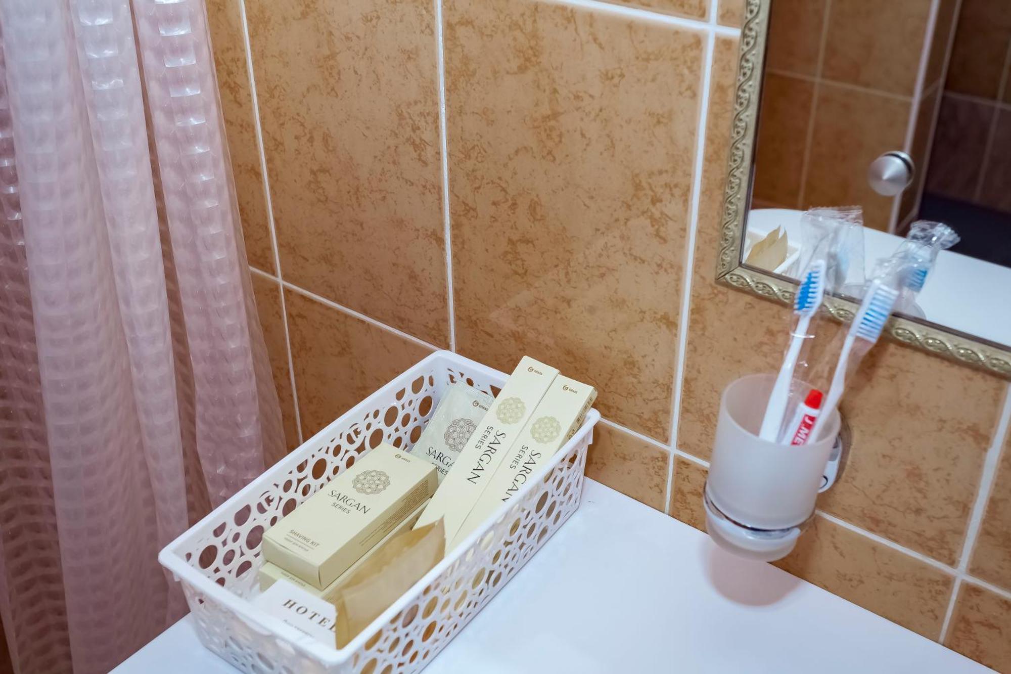 Kurmet Hotel ウラルスク エクステリア 写真