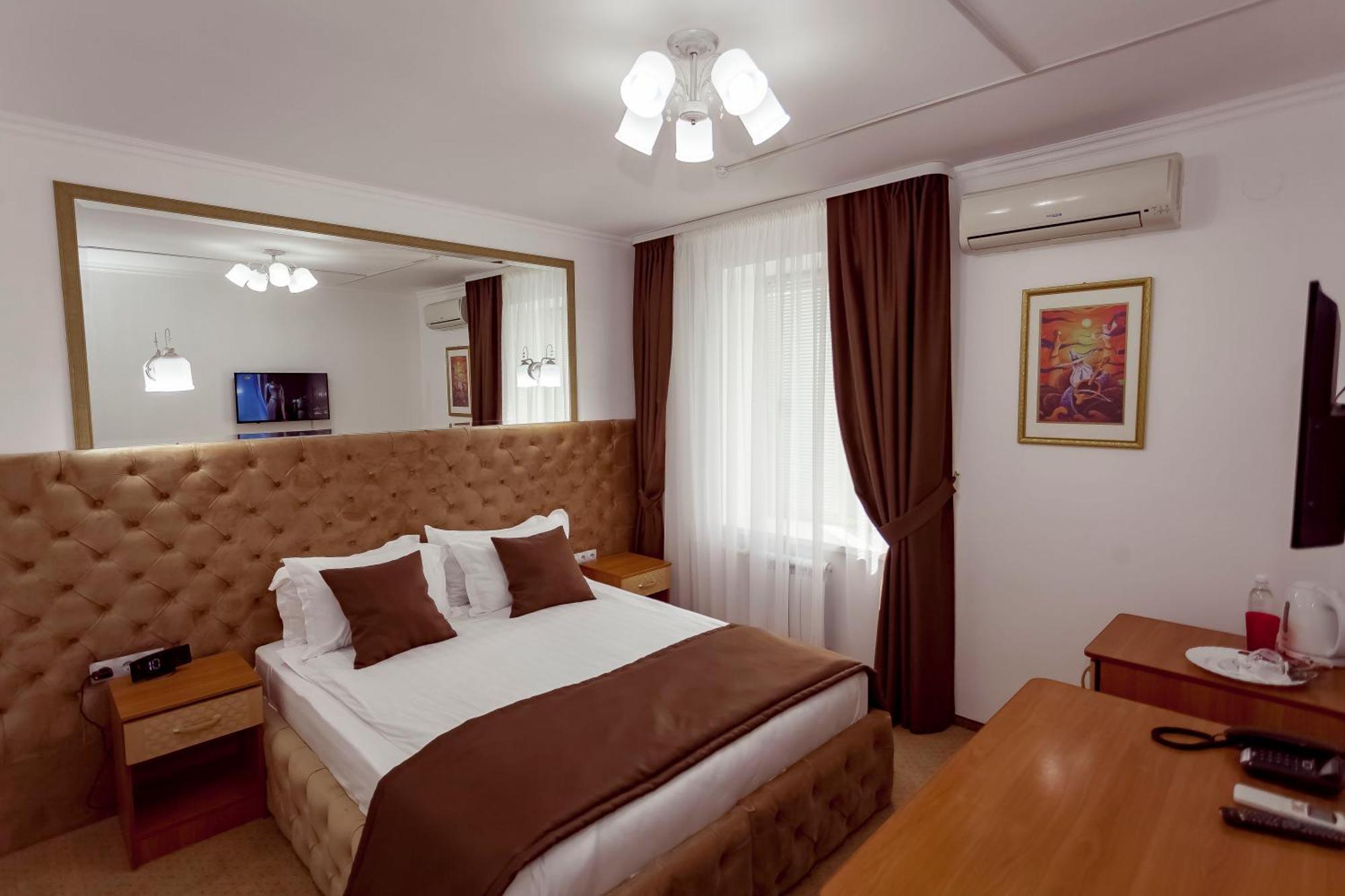 Kurmet Hotel ウラルスク エクステリア 写真