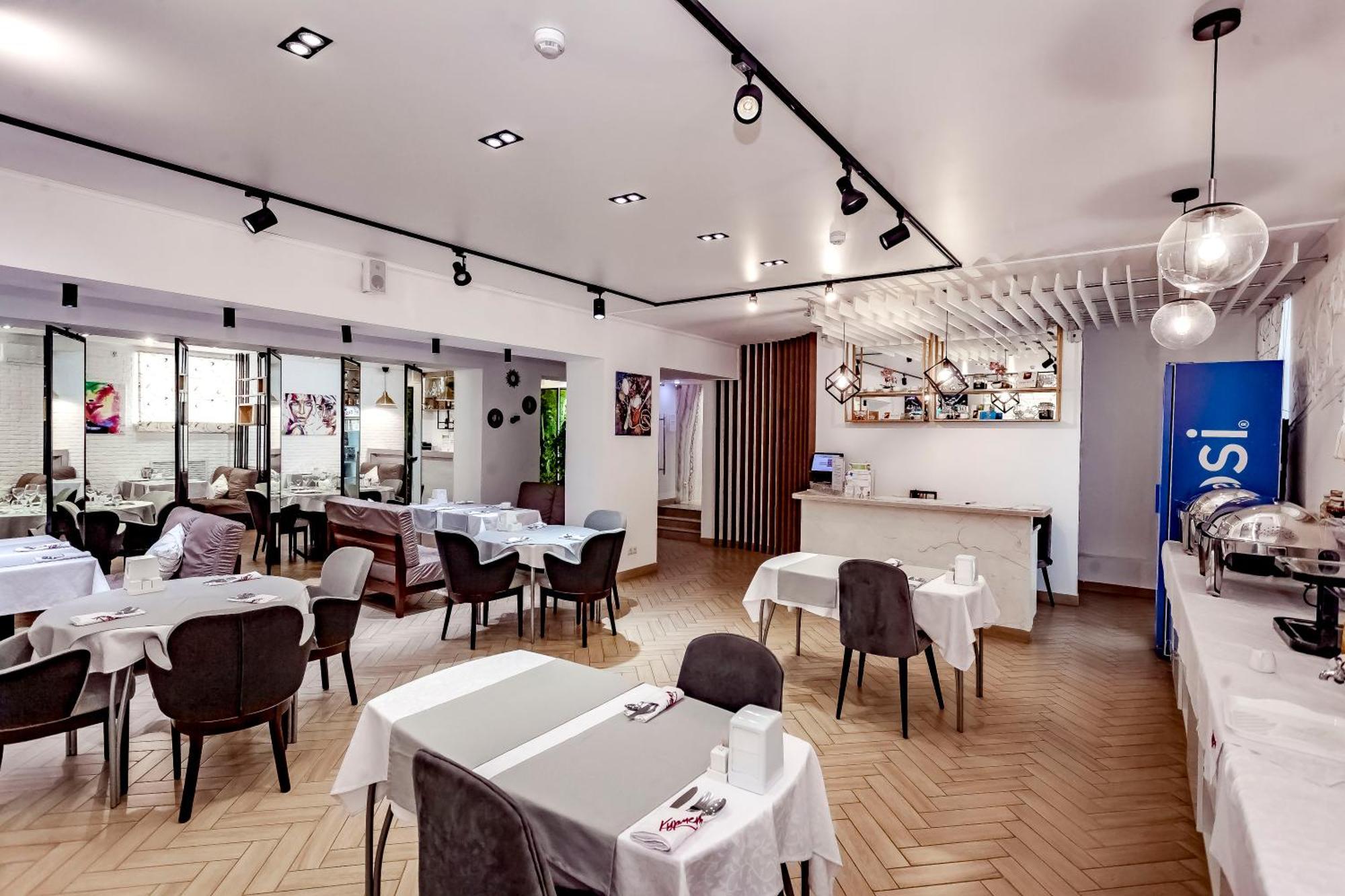 Kurmet Hotel ウラルスク エクステリア 写真