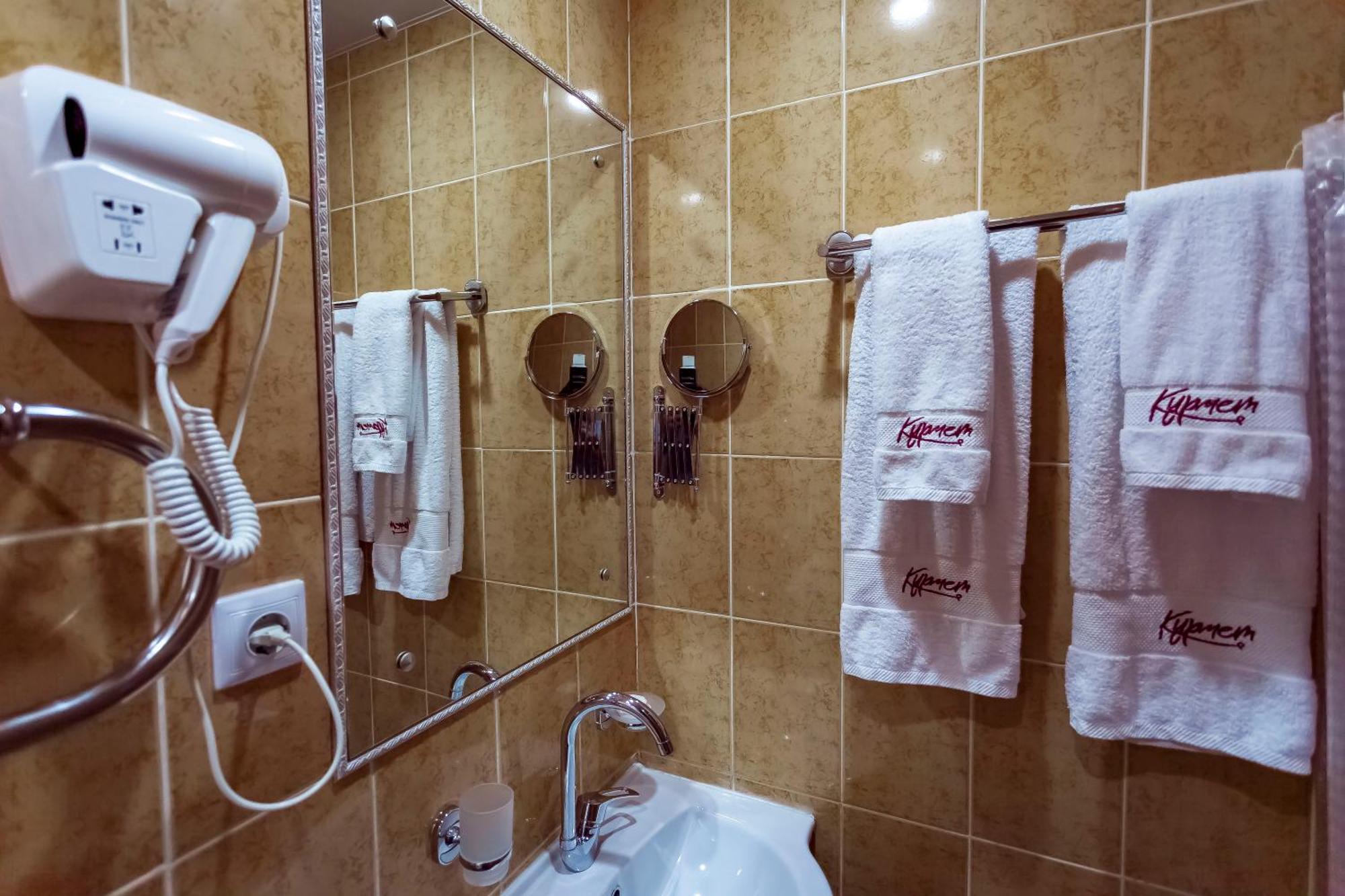 Kurmet Hotel ウラルスク エクステリア 写真