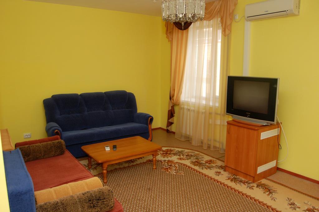 Kurmet Hotel ウラルスク エクステリア 写真