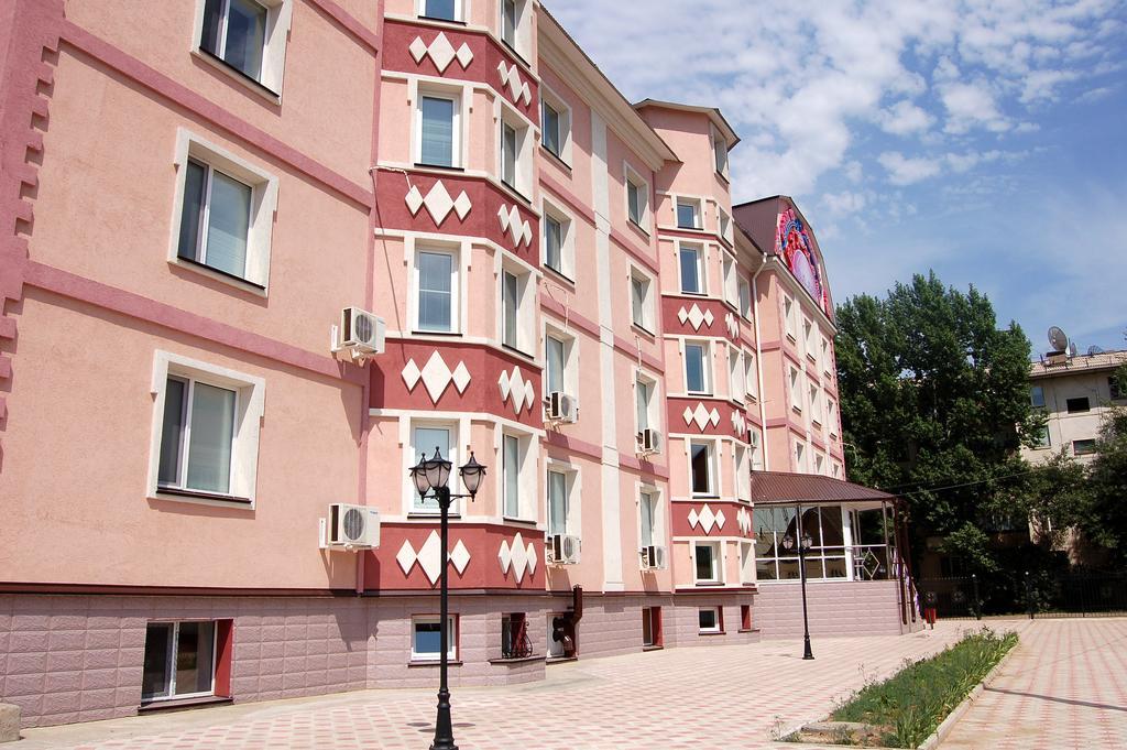 Kurmet Hotel ウラルスク エクステリア 写真